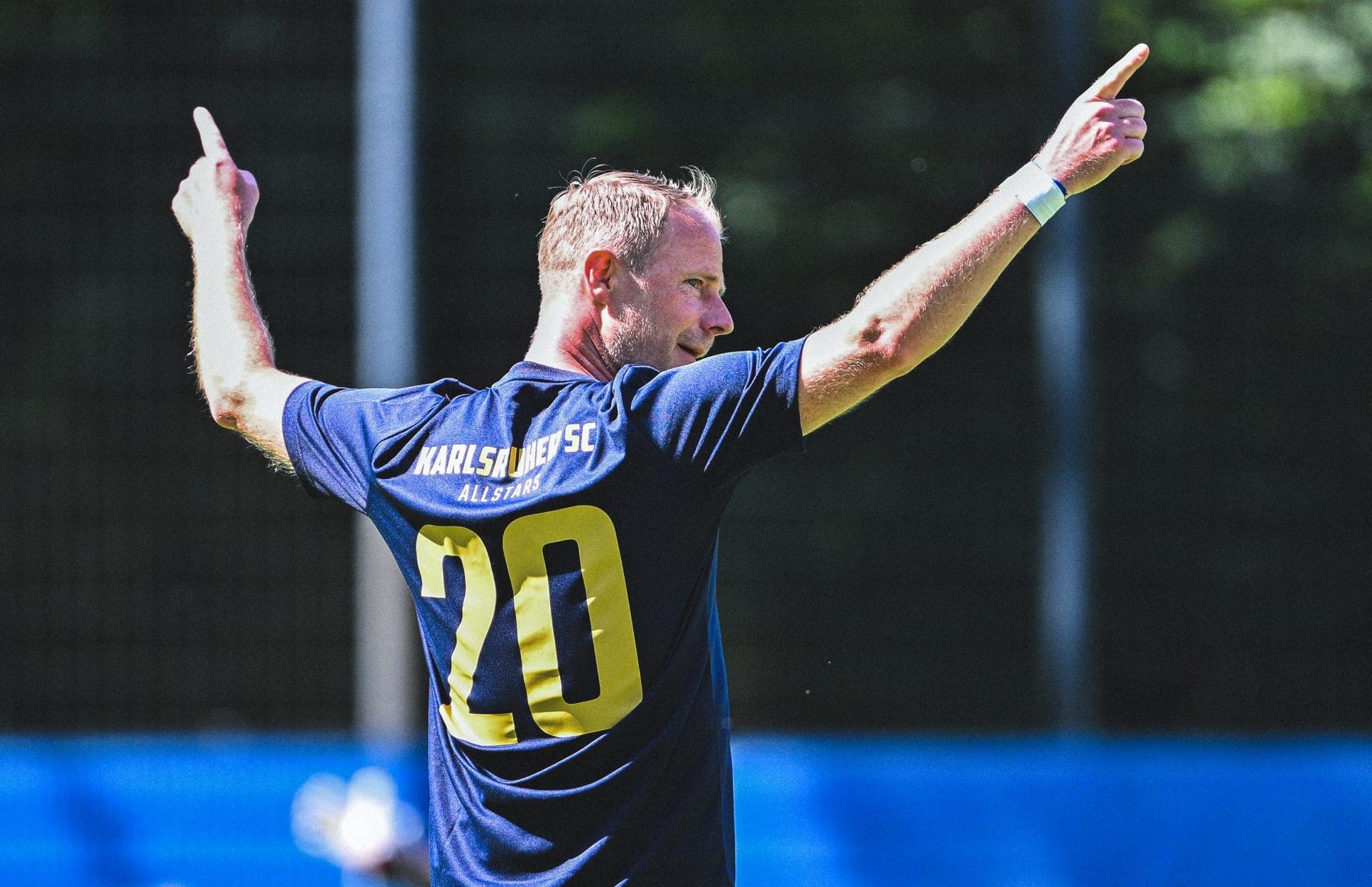 GES/ Fussball/ Karlsruhe SC All Stars – Schalke 04 All Stars, 21.06.2025 Marco Engelhardt jubelt