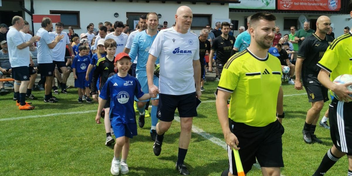 Einlauf zum ersten Spiel